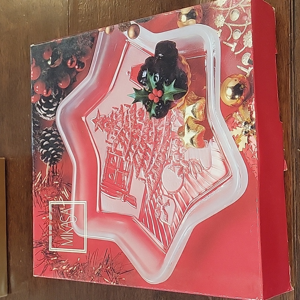 NWT Mikasa Christmas Star Candy Dish